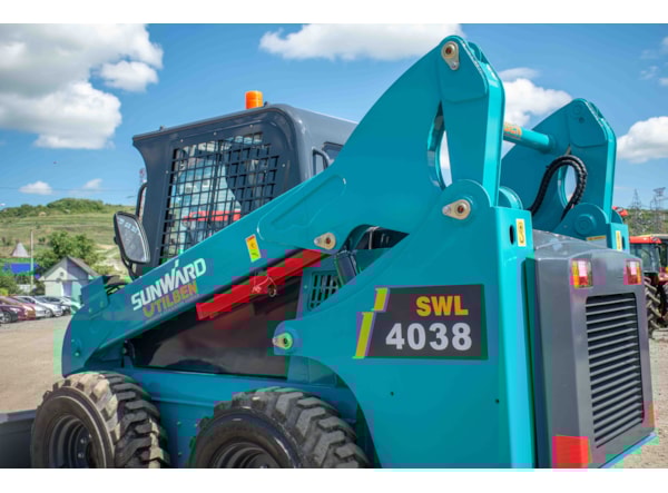 MiniIncarcator SUNWARD SWL 4038, 3.7ton, 74CP de vanzare